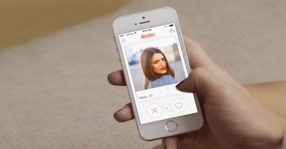 "Né a destra né a sinistra!" Grillino non riesce a scopare con Tinder - Lercio