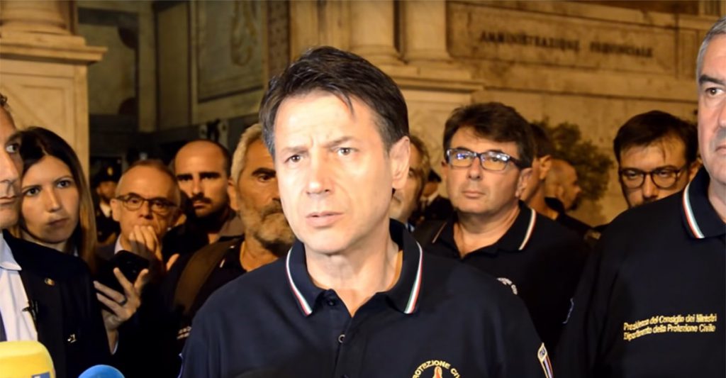 Il premier Conte vola a Milano per stare vicino ai tifosi dell'Inter - Lercio