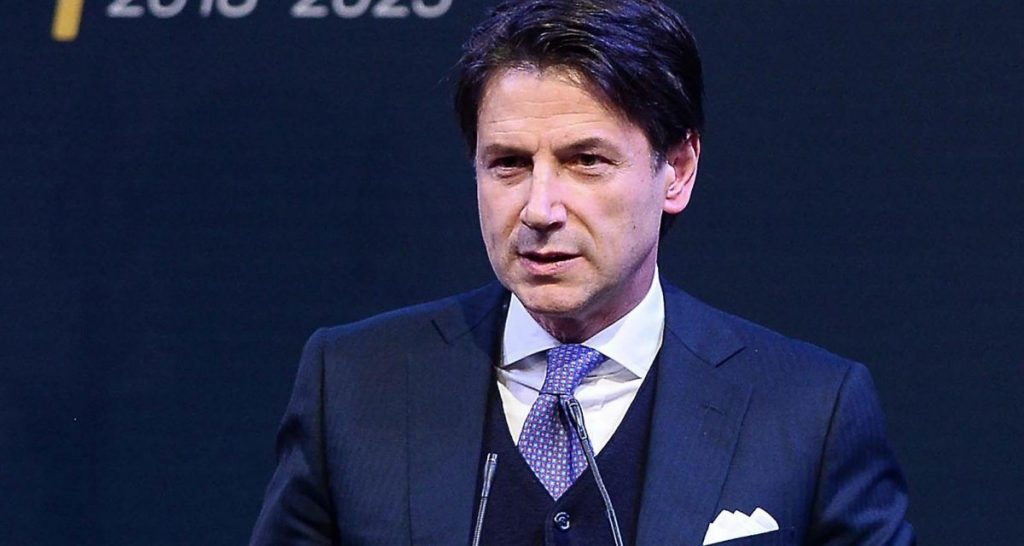 Conte diserta il Consiglio dei Ministri ma nessuno se ne accorge - Lercio