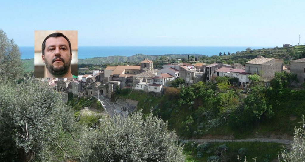 Salvini ordina di radere al suolo Riace e cospargerla di sale - Lercio