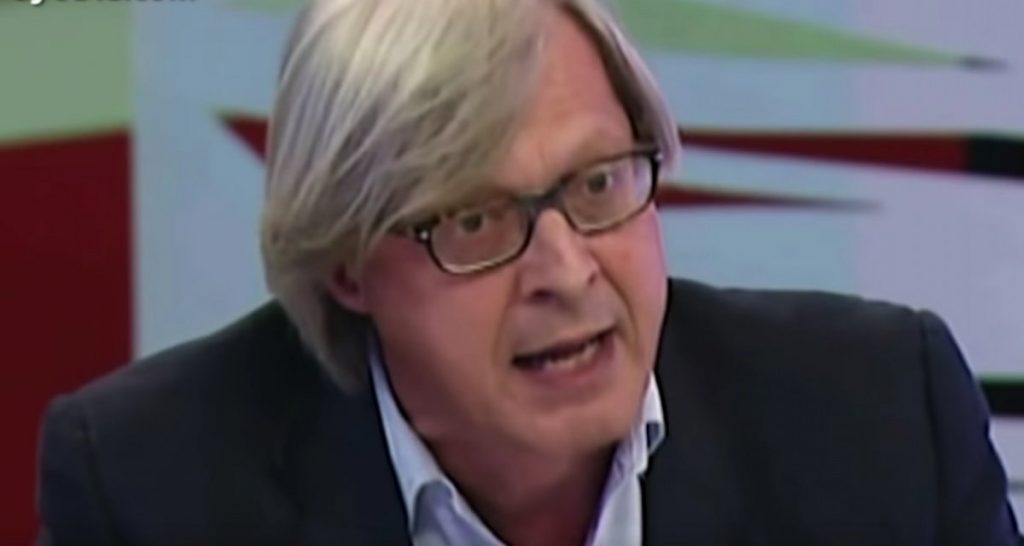 Sgarbi colto da sindrome di Tourette ma nessuno se ne accorge - Lercio
