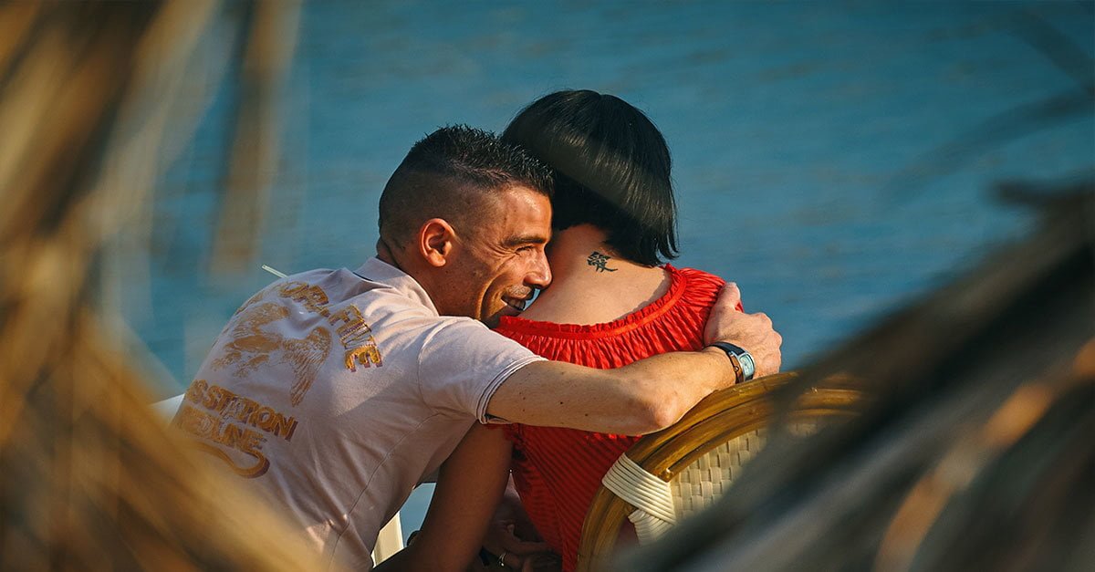 Donna ammette di odiare Swarovski e Thun: la storia che ha commosso il marito - Lercio