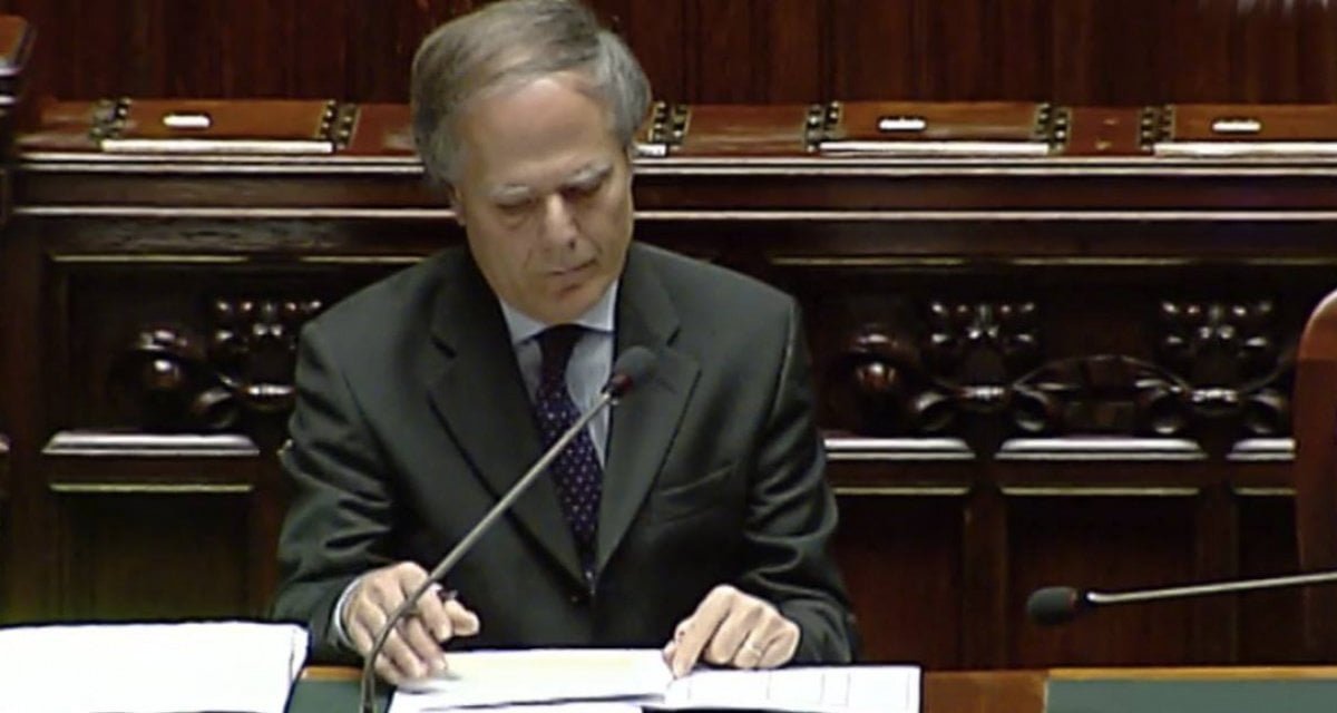 Governo, spunta condono edilizio per il riporto di Moavero Milanesi - Lercio