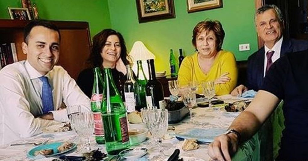 Il padre di Di Maio si difende: "Problemi causati dai padri dei governi precedenti" - Lercio