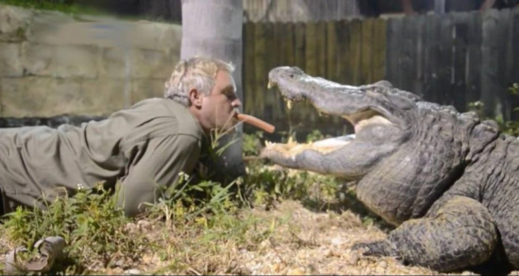 Misteriosamente scomparso in casa l'uomo che viveva con un coccodrillo - Lercio