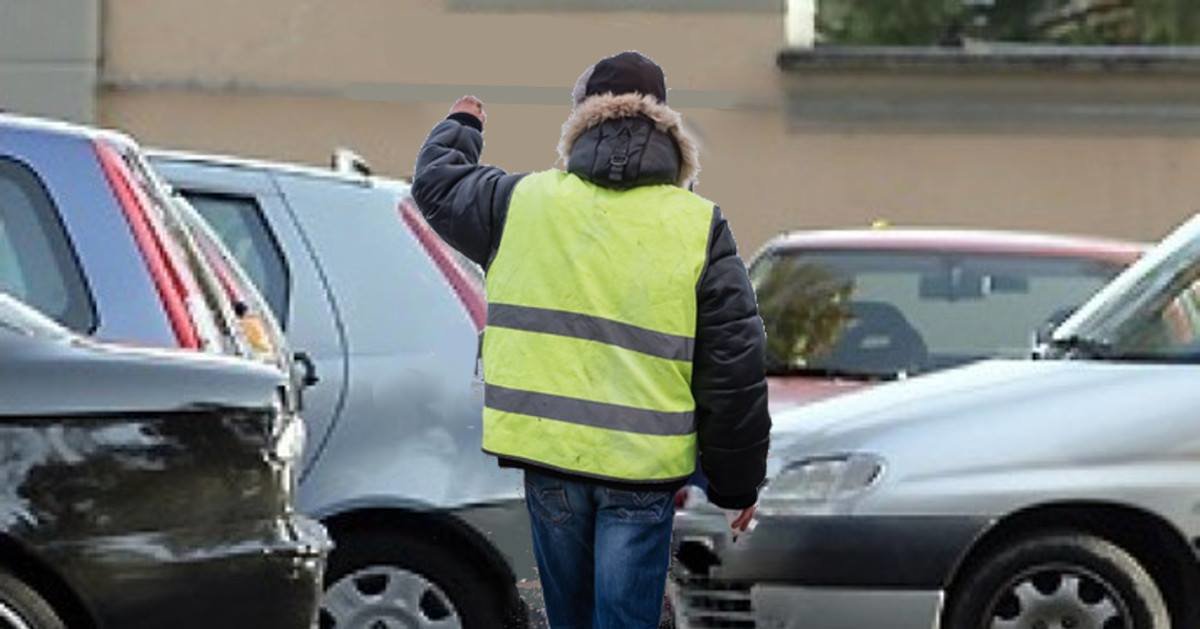 Protesta gilet gialli anche a Napoli ma si accontentano di due euro a piacere - Lercio