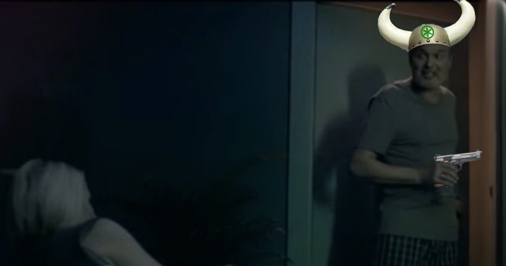 "Avevo sentito un migrante in garage!” Leghista trova scusa per nascondere la prostatite alla moglie - Lercio