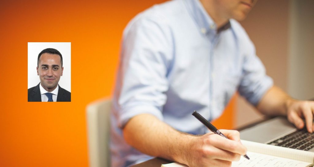 Disoccupato rifiuta 2 proposte di lavoro ma deve accettare la terza e diventa Vicepremier - Lercio