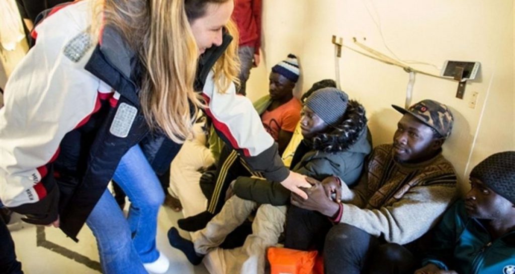 Sea Watch, migranti chiedono se il PD sta bene - Lercio