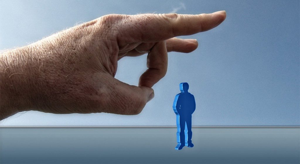 Direttore marketing non riesce a convincere il suo capo a concedergli un aumento e viene licenziato - Lercio