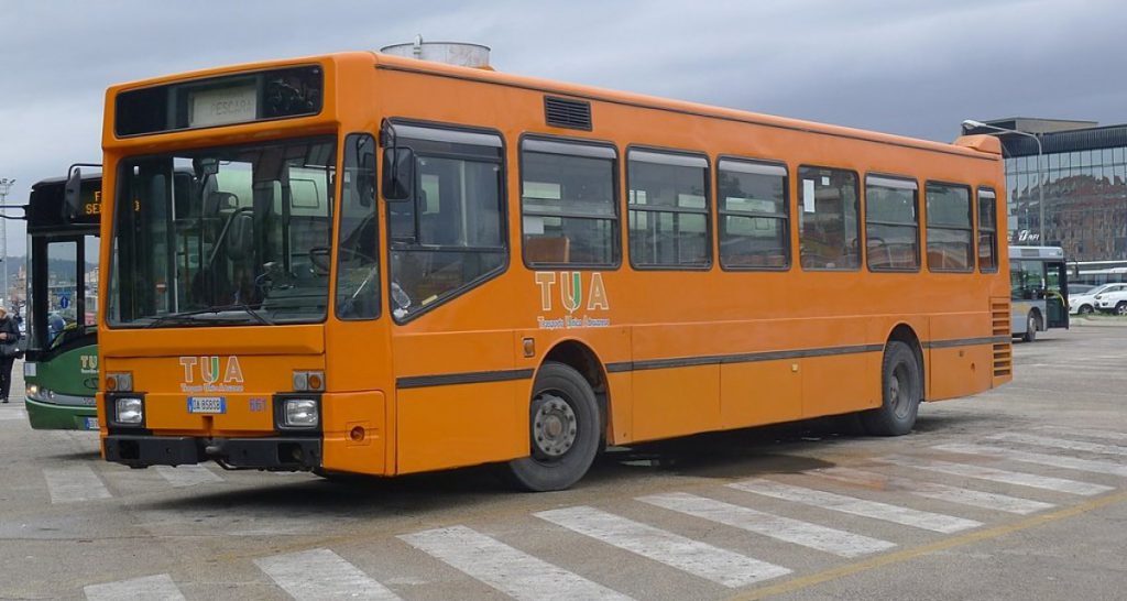 Effetto Lega in Abruzzo: sui bus posti separati per i molisani - Lercio