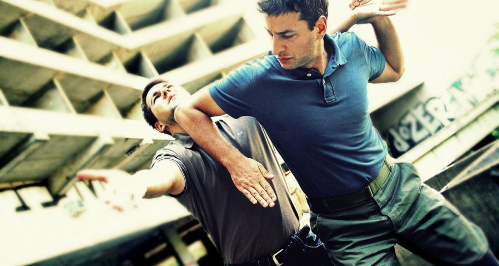 Legittima difesa, si finirà in carcere solo se non si uccide il ladro - Lercio