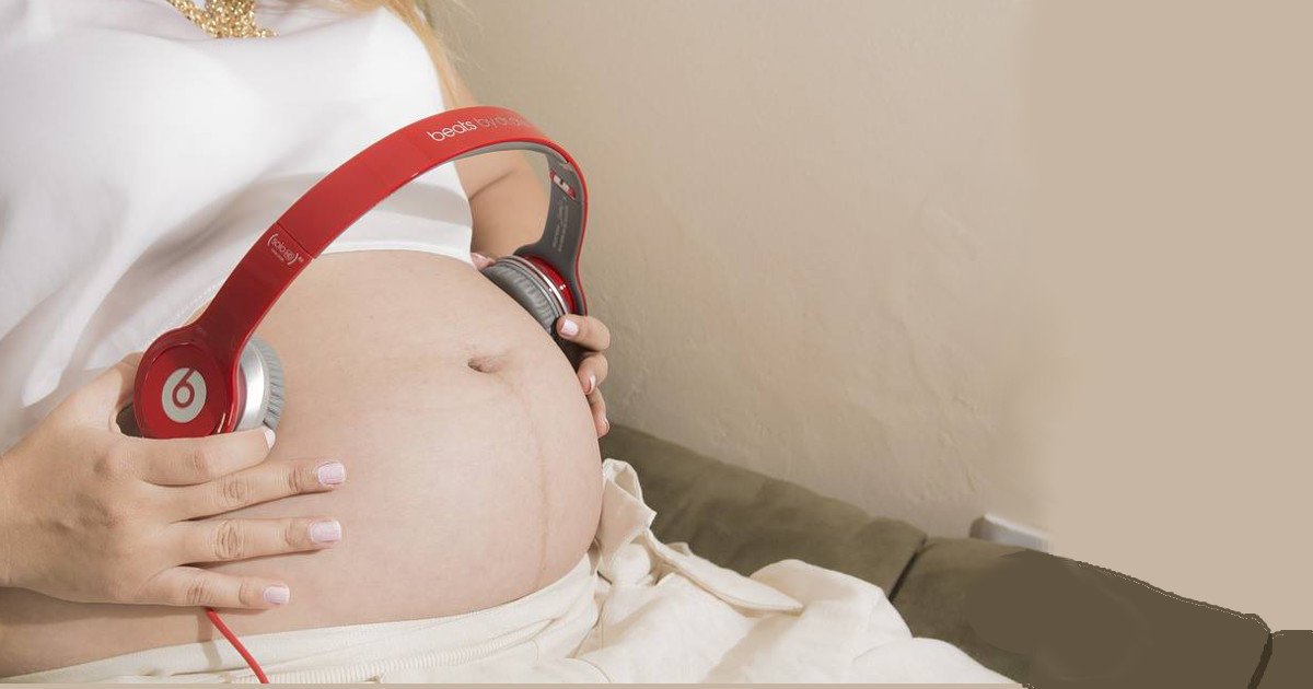 Maternità, bimbi più buoni se nella pancia ascoltano la notizia della scarcerazione della Franzoni - Lercio