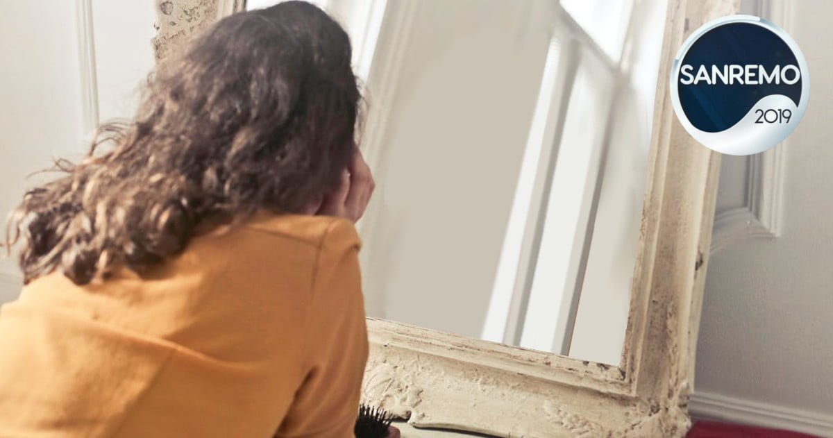 Sanremo, visagista svela: "Non riuscivo a truccare la Raffaele perché non compariva negli specchi" - Lercio