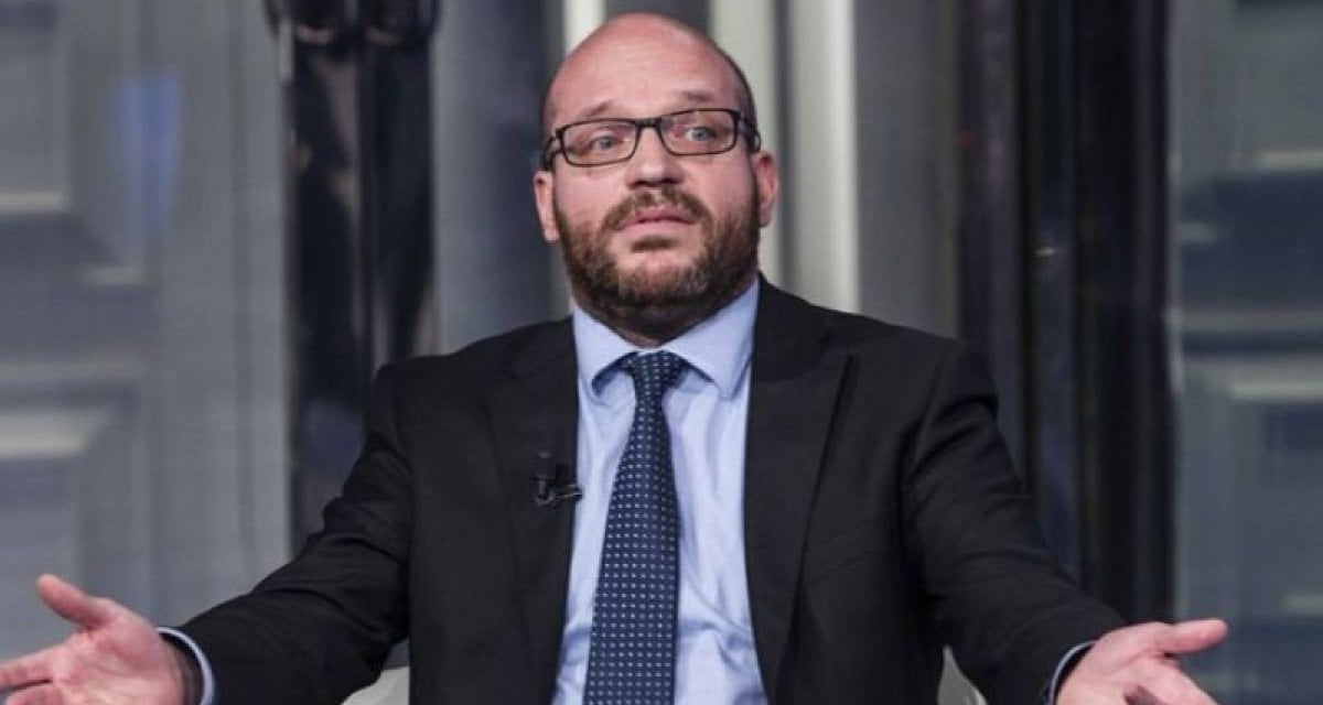 Bibbia, nuovo chiarimento di Fontana: «"Non uccidere" non vale coi neri» - Lercio