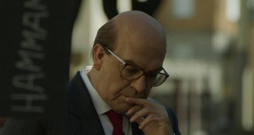 Film su Craxi, Favino entra troppo nel personaggio: pizzicato a rubare sul set - Lercio