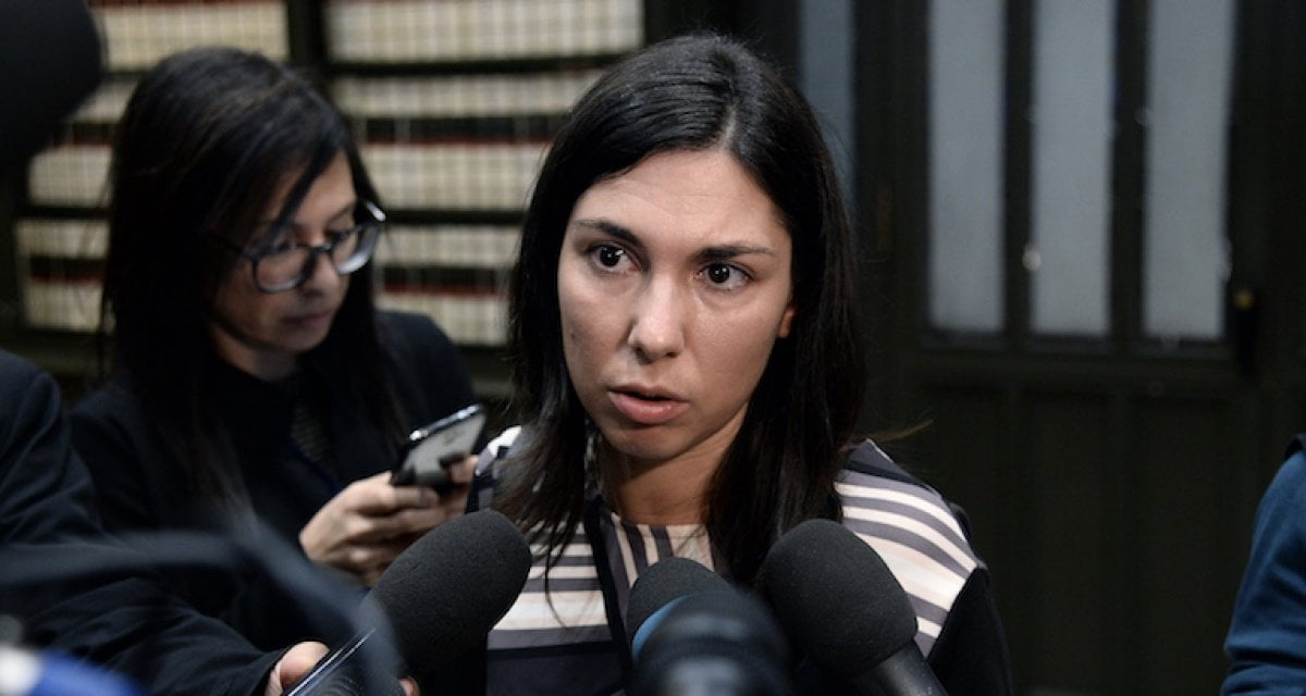 "Se non mi avessero eletta, non mi sarei tenuta i soldi", Giulia Sarti incolpa i suoi elettori - Lercio