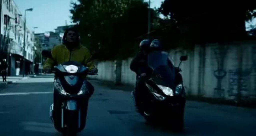 Finiscono gli scooter sul set di Gomorra: torna la pace a Secondigliano - Lercio