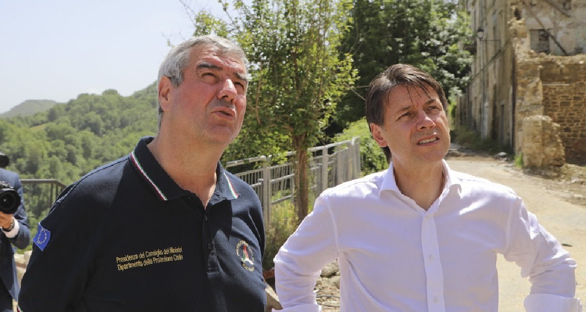 Ragazzo prodigio riconosce Giuseppe Conte per strada - Lercio