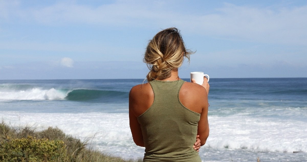 “Vorrei una vacanza per spegnere il cervello” e il tour operator la manda a un convegno terrapiattista - Lercio
