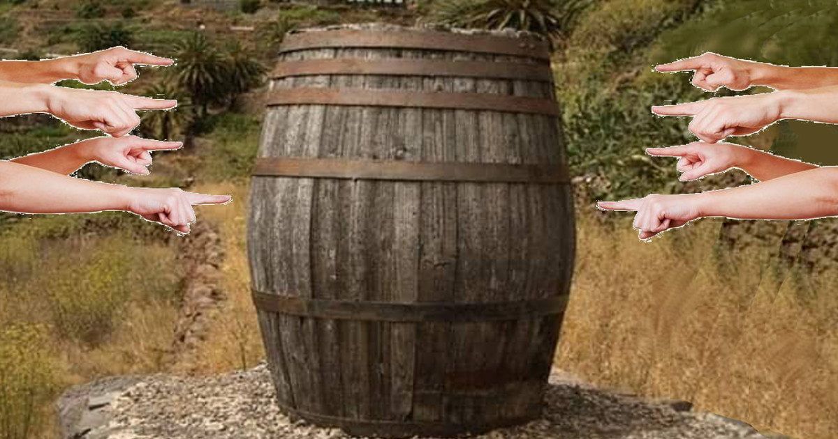 Annullati i mondiali di scaricabarile. Gli organizzatori: "Colpa di qualcun altro" - Lercio