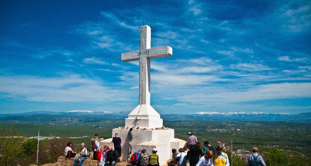 Medjugorje, apparizione inaspettata di San Giuseppe: "Avete visto mia moglie?" - Lercio