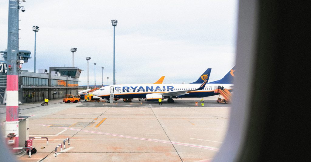 Novità Ryanair: -60% sul biglietto se scegli solo l'aeroporto di partenza - Lercio