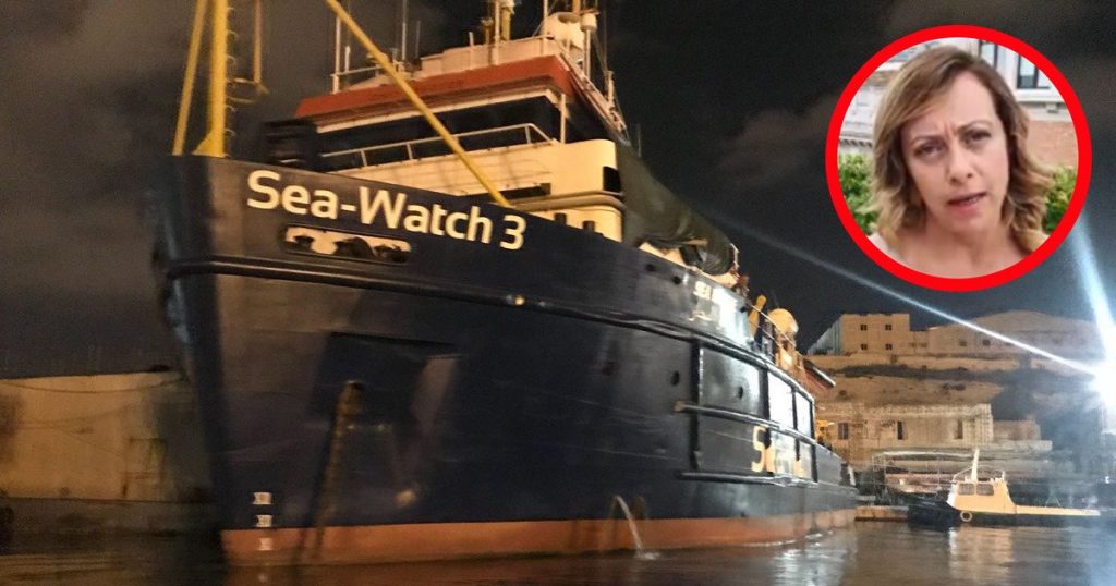 Sea Watch. Giorgia Meloni cambia idea: "Inutile l'affondamento, ormai sono sbarcati" - Lercio