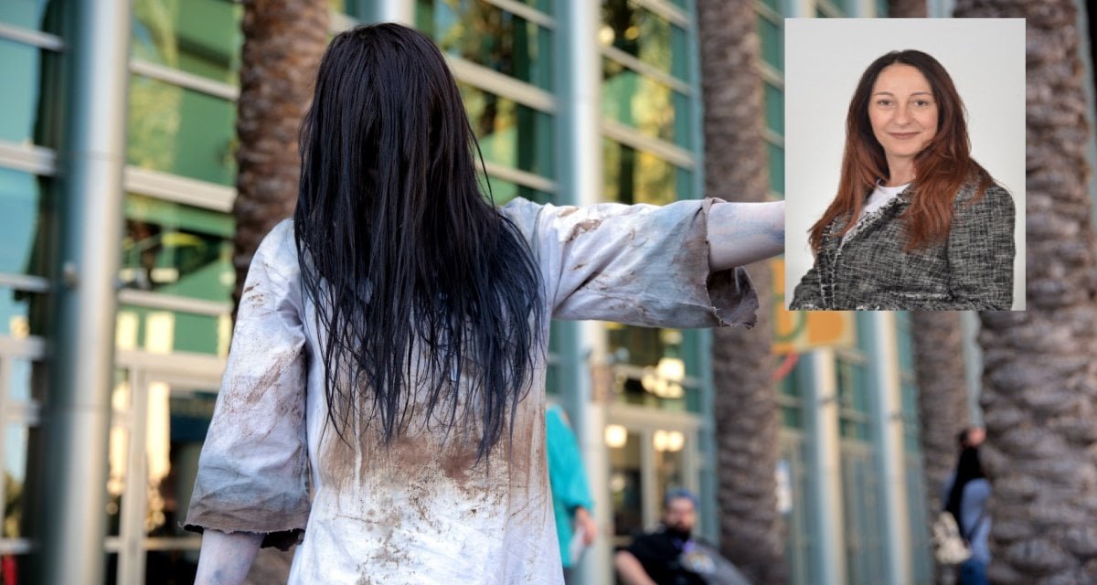 Entra in parlamento travestita da Samara, ma in realtà era Paola Taverna - Lercio