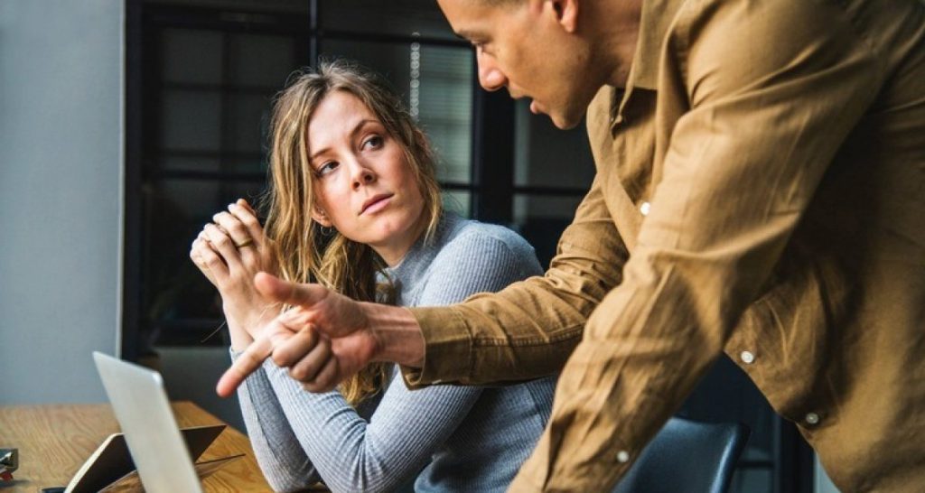 Halloween. Boom di vendite per il costume da uomo che dà consigli non richiesti - Lercio