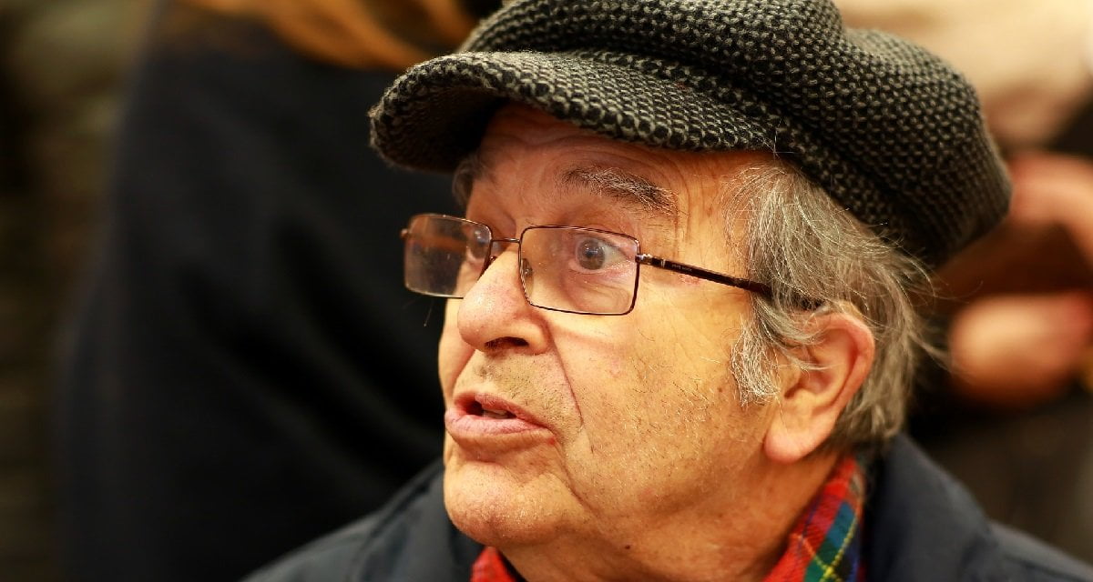 Anziano chiama il 112: "Ci sono fascisti dal vicino!". Ma era la TV sintonizzata su Rete4 - Lercio