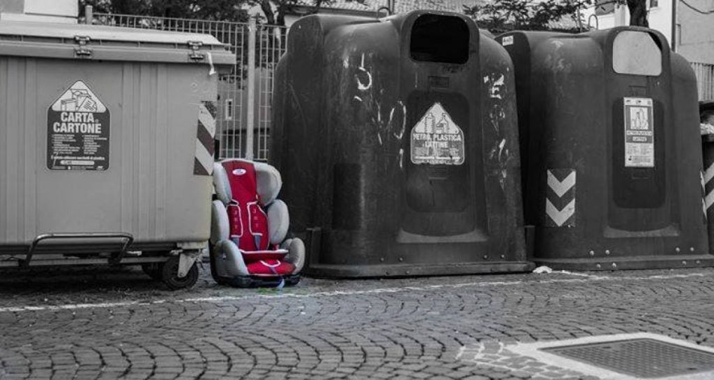 Abbandonato il primo seggiolino anti-abbandono - Lercio
