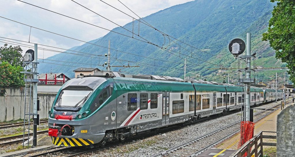 Documentario su Trenitalia spostato da Rai1 a Rai3 e poi cancellato - Lercio
