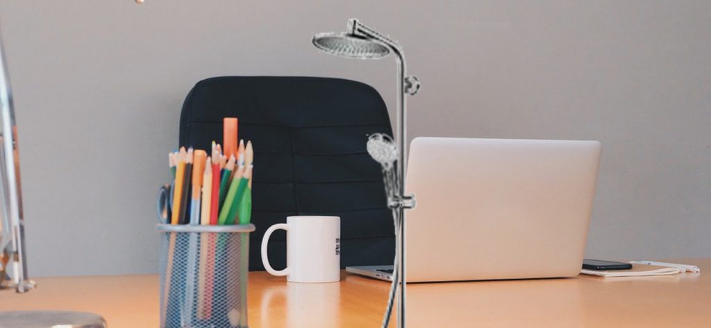 Inventata la prima doccia da scrivania, per avere idee geniali anche sul lavoro - Lercio