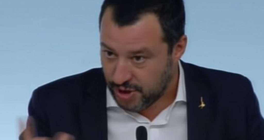 “Userò solo social network italiani!" Matteo Salvini sparisce dal web - Lercio