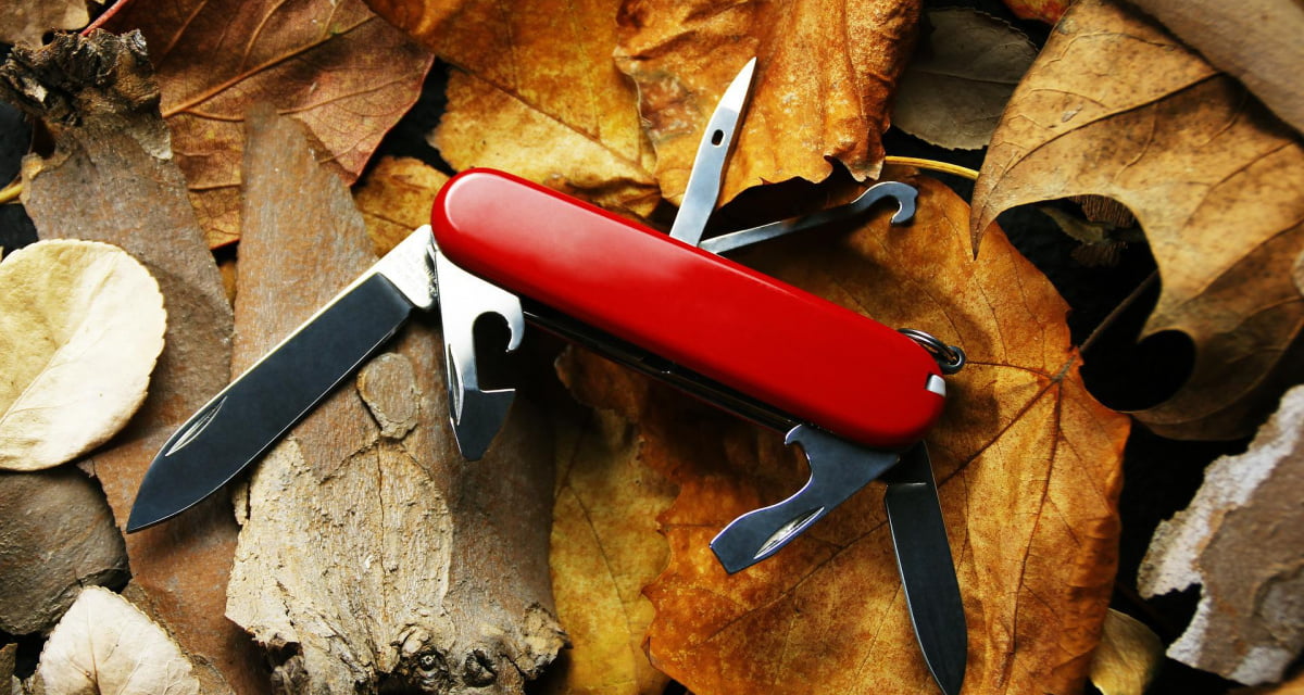 Svizzera- coltello-guerra